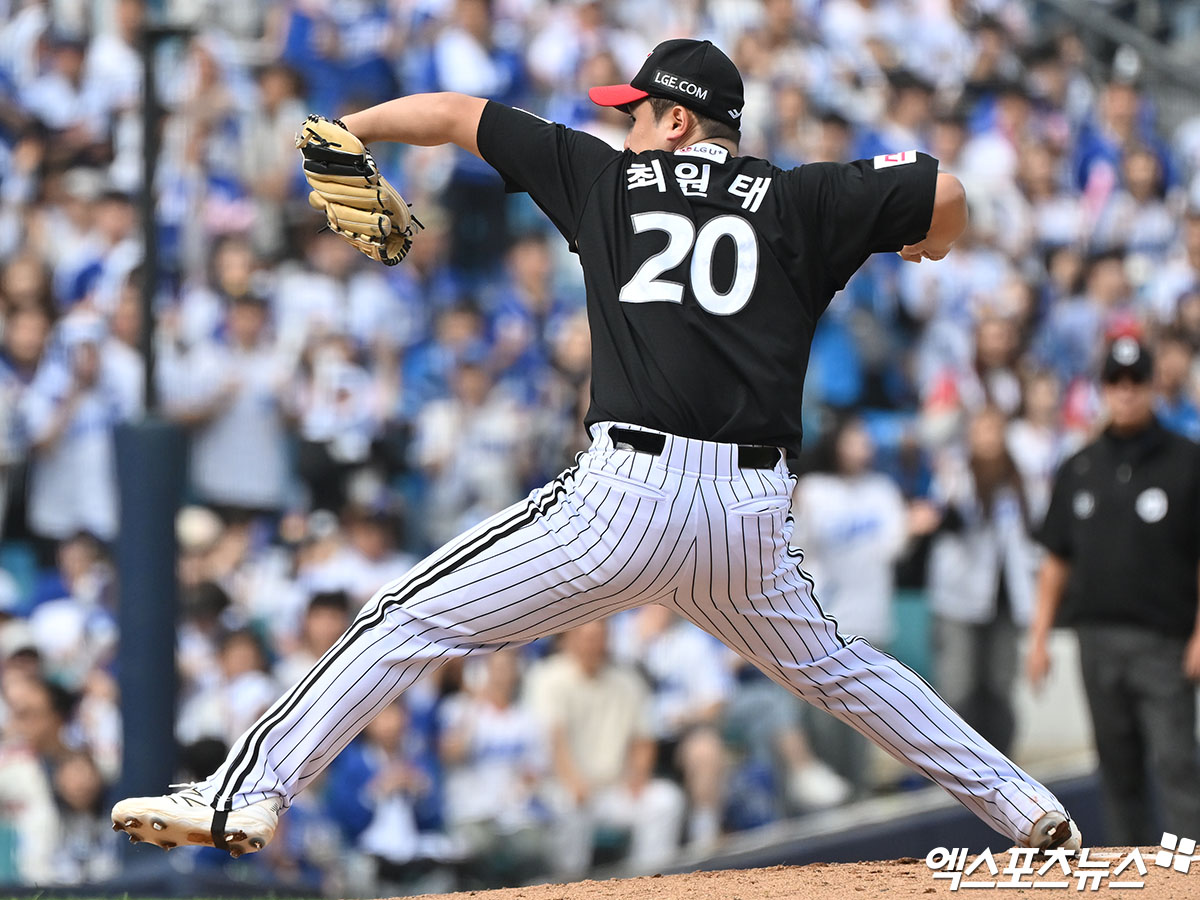 13일 오후 대구삼성라이온즈파크에서 열린 '2024 신한 SOL Bank KBO 포스트시즌' LG 트윈스와 삼성 라이온즈의 플레이오프 1차전 경기, 1회말 LG 선발투수 최원태가 공을 힘차게 던지고 있다. 엑스포츠뉴스 DB