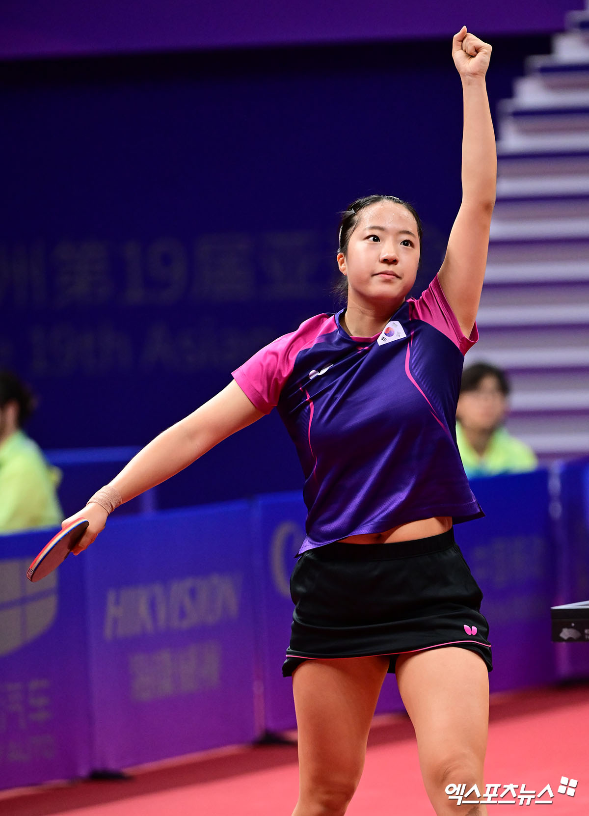 신유빈이 7일 중국 쓰촨성 청두에서 열린 2024 ITTF 혼성단체 월드컵 본선 2라운드 일본과의 경기에서 여자 단식과 복식 승리를 견인, 한국의 4강 진출을 이끌었다. 사진 엑스포츠뉴스 DB