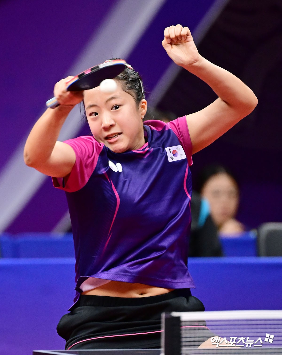 신유빈이 7일 중국 쓰촨성 청두에서 열린 2024 ITTF 혼성단체 월드컵 본선 2라운드 일본과의 경기에서 여자 단식과 복식 승리를 견인, 한국의 4강 진출을 이끌었다. 사진 엑스포츠뉴스 DB