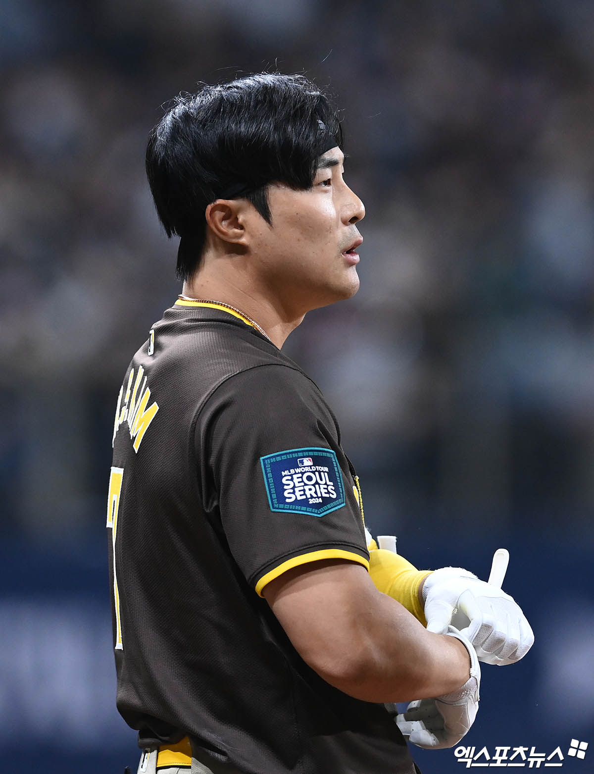 21일 오후 서울 구로구 고척스카이돔에서 열린 '메이저리그(MLB) 월드투어 서울시리즈 2024' LA 다저스와 샌디에이고 파드리스의 경기, 2회초 2사 1,2루 샌디에이고 김하성이 우익수 플라이로 물러나며 아쉬워하고 있다. 엑스포츠뉴스 DB