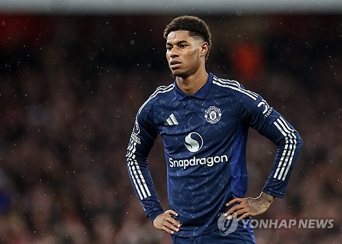 맨체스터 유나이티드가 간판 공격수 마커스 래시포드와 결별 의사를 유력하게 드러냈다. 맨유는 22일 오후 11시 영국 맨체스터 올드 트래퍼드에서 본머스와 2024-2025시즌 잉글리시 프리미어리그 17라운드 홈경기를 치른다. 맨유 사령탑 후벵 아모림 감독은 래시포드를 3경기 연속 제외한다. 연합뉴스