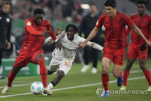 독일 매체 TZ가 13일(한국시간) 다가오는 16일 바이에른 뮌헨과 호펜하임의 경기에서 김민재가 아킬레스 염증을 이유로 휴식을 취할 거라고 전망했다. 연합뉴스