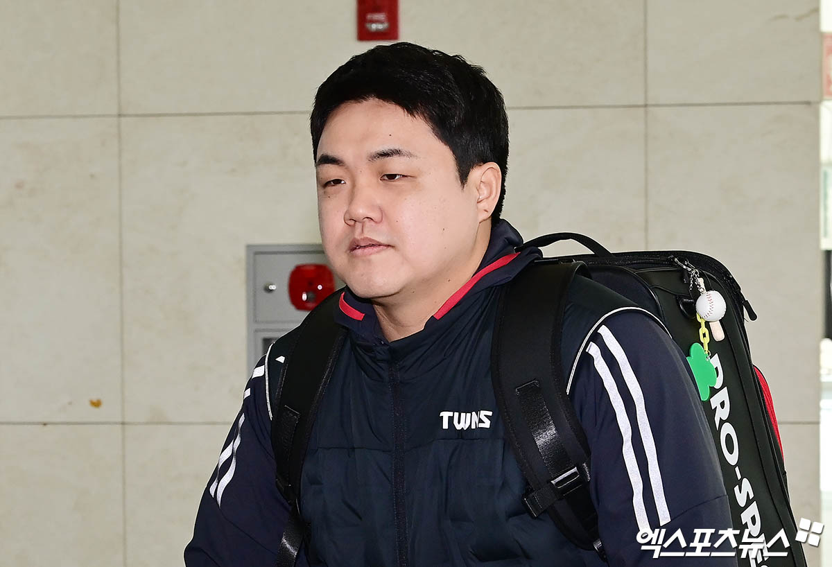 LG 투수 장현식은 비시즌 FA(자유계약선수) 계약으로 KIA를 떠나 LG로 이적했다. 유니폼을 갈아입자마자 마무리 투수라는 중책을 수행해야 한다. 인천국제공항, 박지영 기자