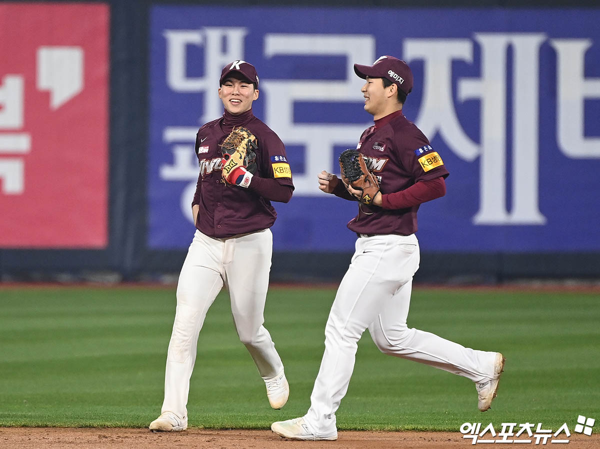 키움 시절 한솥밥을 먹은 김혜성과 김휘집(왼쪽부터). 김휘집은 신인 시절 김혜성에게 많은 도움을 받았다. 엑스포츠뉴스 DB