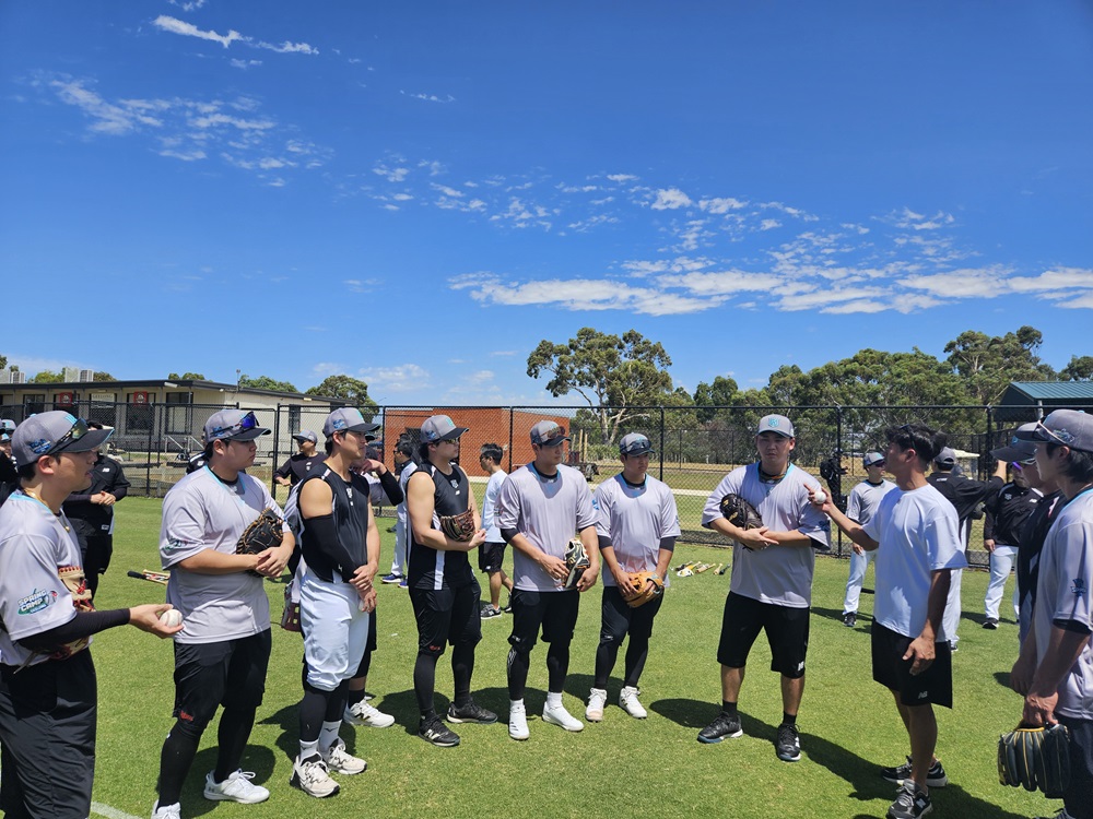 KT 위즈 선수단이 27일 호주 질롱에서 1차 스프링캠프 훈련을 본격적으로 시작했다. KT 위즈