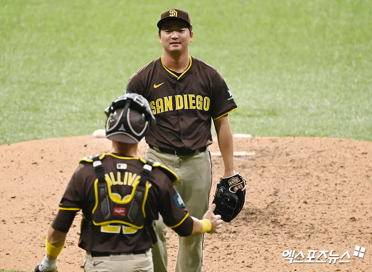 우완투수 고우석이 샌디에이고 파드리스 소속이었던 지난해 3월 MLB 월드투어 서울시리즈 2024에 앞서 열린 스페셜 매치에서 경기를 마친 뒤 미소 짓고 있다. 이후 마이애미 말린스로 트레이드된 고우석은 더블A서 시즌을 마쳤으며 올해 마이애미 스프링캠프에 초청됐다. 엑스포츠뉴스 DB
