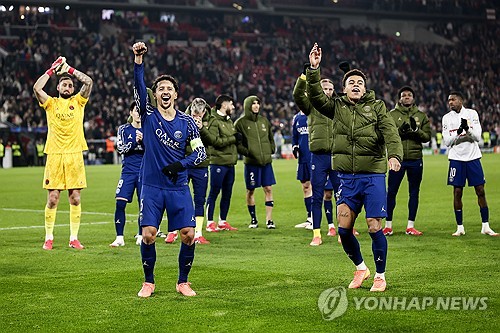 루이스 엔리케 감독이 이끄는 PSG가 30일(한국시간) 독일 슈투트가르트에 있는 아레나 슈투트가르트에서 열린 슈투트가르트와의 2024-2025시즌 대회 리그 페이즈 최종전에서 4-1 대승을 거뒀다. 연합뉴스