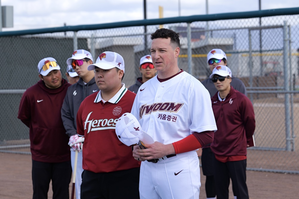 키움 투수 로젠버그는 두 차례 불펜 투구에서 좋은 피칭을 선보였다. 그는 팀의 하나뿐인 외국인 투수로서 많은 기대를 받고 있다. 키움 히어로즈