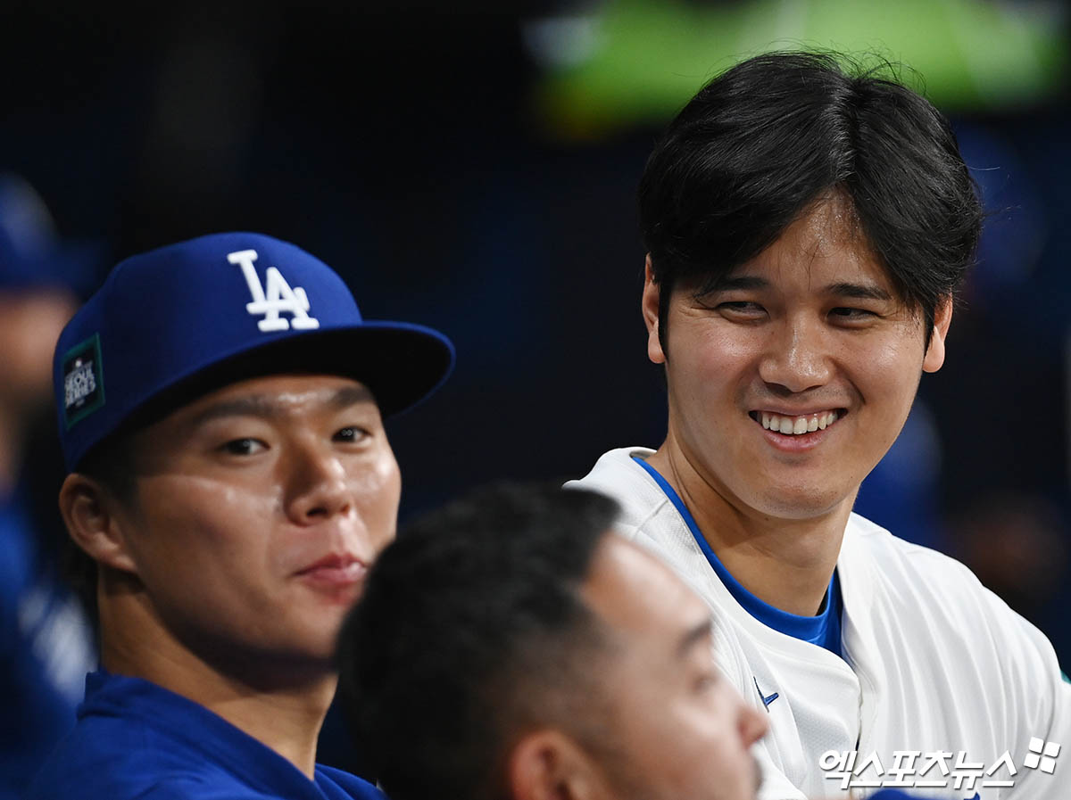 다저스 투타 겸업 스타 오타니(오른쪽)는 오는 5월 투수로 복귀가 예상된다. 팀은 토미존 수술과 어꺠 수술을 받은 오타니가 무리하지 않길 원한다. 엑스포츠뉴스 DB