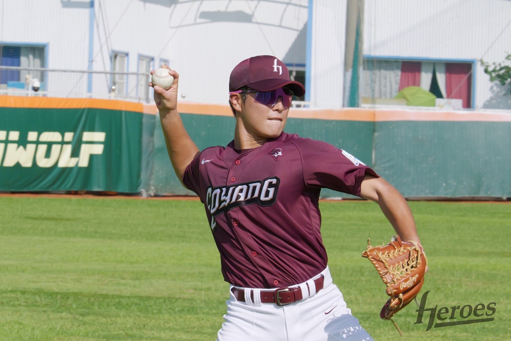 키움 히어로즈 염승원이 고교 최고의 타자에게 주어지는 이영민 타격상을 수상한다. 휘문고 출신의 염승원은 지난해 20경기에 출전해 87타석 73타수 38안타 타율 0.521 18타점 OPS 1.301를 기록했다. 키움 히어로즈