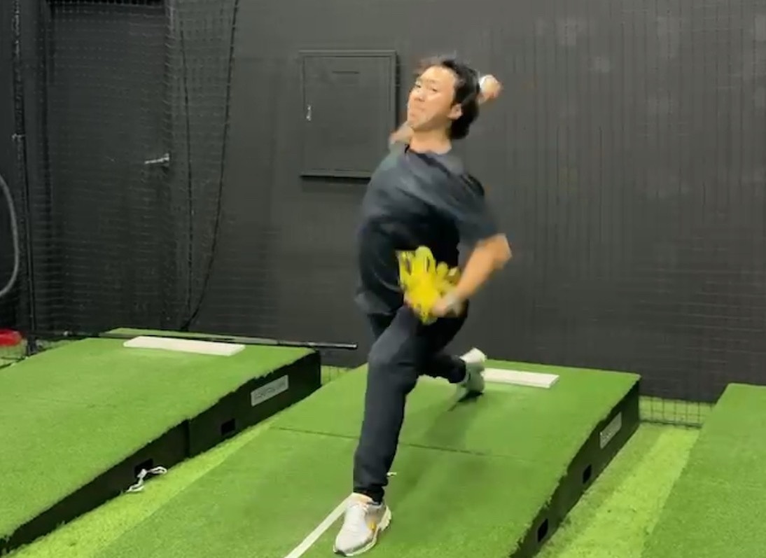 FA 투수 문성현이 올겨울 비시즌 개인 투구 훈련을 소화하고 있다. 문성현 제공