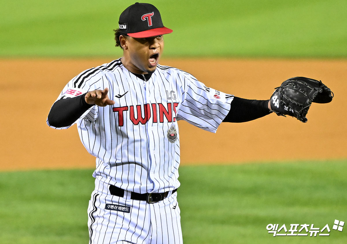 LG 투수 에르난데스는 지난 시즌 중반 켈리의 대체 외국인 선수로 입단해 짧은 기간 강렬한 임팩트를 남겼다. 목표했던 우승을 올해는 꼭 이루고자 힘찬 각오를 밝혔다. 엑스포츠뉴스 DB