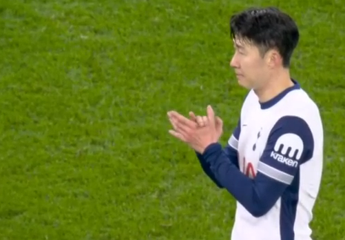 리그컵은 물 건너 갔으나 손흥민의 우승 도전은 아직 끝나지 않았다. 유럽축구연맹(UEFA) 유로파리그 정상 등극에 도전할 기회가 아직 남아있다. 유로파리그에서는 토트넘을 위협할 강팀이 얼마 없다. 손흥민이 좌절하기에는 아직 이르다. SNS