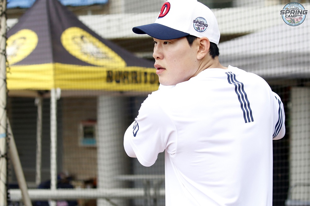 두산 베어스 외야수 강현구가 호주 블랙타운 스프링캠프에서 훈련을 소화하고 있다. 두산 베어스