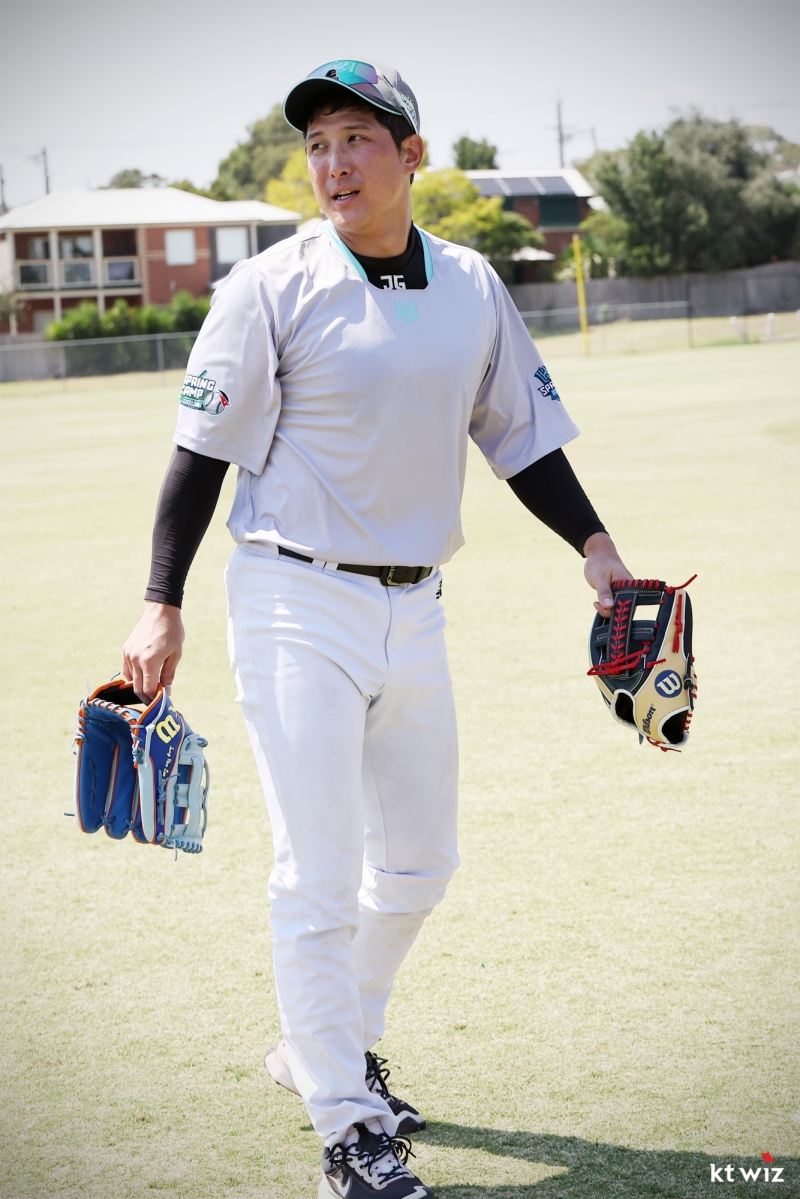 KT 위즈의 1차 스프링캠프가 열린 호주 질롱의 질롱 베이스볼 센터, 황재균이 훈련을 하고 있다. kt wiz 