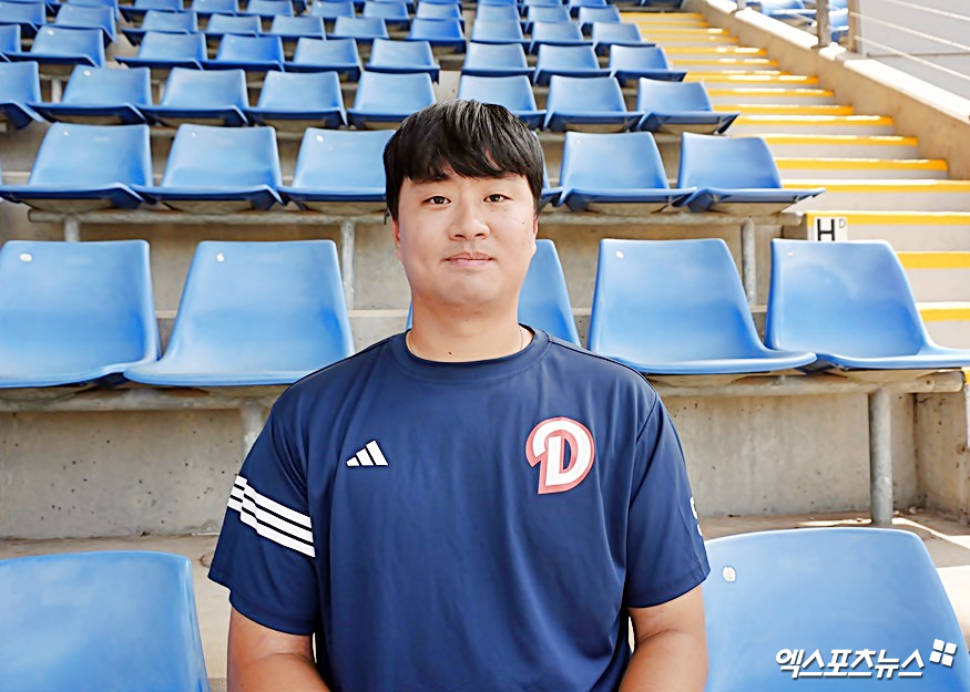 두산 베어스 투수 이영하가 호주 블랙타운 스프링캠프에서 취재진과 인터뷰에 응하고 있다. 블랙타운, 김근한 기자