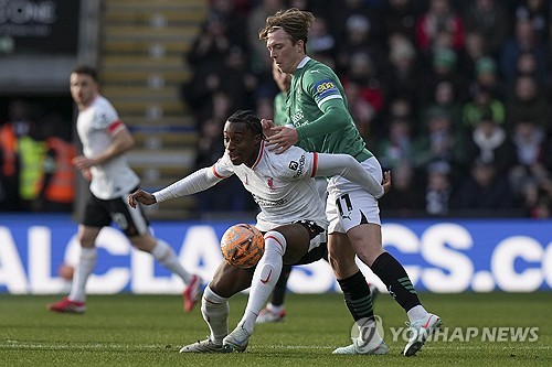 리버풀이 10일(한국시간) 영국 플리머스에 있는 홈파크에서 열린 플리머스 아가일과의 2024-2025시즌 FA컵 4라운드 경기에서 충격 패를 당했다. 연합뉴스