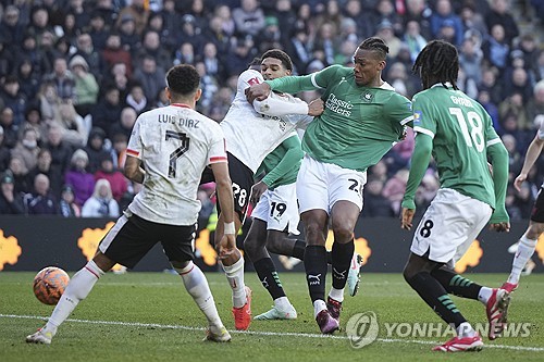 리버풀이 10일(한국시간) 영국 플리머스에 있는 홈파크에서 열린 플리머스 아가일과의 2024-2025시즌 FA컵 4라운드 경기에서 충격 패를 당했다. 연합뉴스