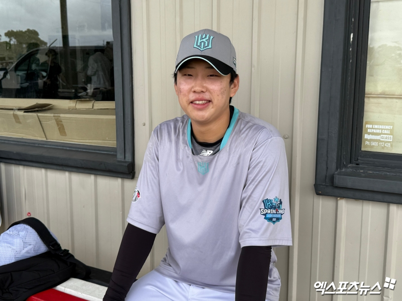 이강철 감독이 이끄는 KT 위즈는 호주 질롱의 질롱 베이스볼 센터에서 1차 스프링캠프를 진행 중이다. 장충고를 졸업한 신인 투수 김재원도 스프링캠프에 합류해 구슬땀을 흘리며 데뷔전을 기대하고 있다. 엑스포츠뉴스DB