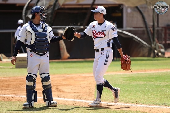 두산 베어스 포수 류현준이 호주 블랙타운 스프링캠프 훈련에 임하고 있다. 두산 베어스