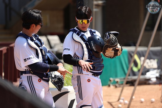 두산 베어스 포수 류현준이 호주 블랙타운 스프링캠프 훈련에 임하고 있다. 두산 베어스