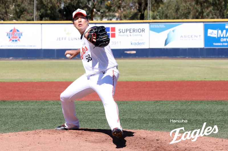 김경문 감독이 이끄는 한화 이글스는 호주 멜버른의 멜버른 볼파크에서 1차 스프링캠프를 진행 중이다. 박상원이 라이브 피칭을 하고 있다. 한화 이글스