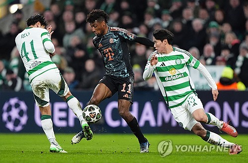 스코틀랜드의 셀틱 팬매체 '더셀틱스타'가 27일(한국시간) 양현준이 다음 시즌 셀틱의 뛰어난 스타가 될 수 있다고 보도했다. 양현준은 지난 26일 영국 스코틀랜드 글래스고에 있는 셀틱 파크에서 열린 에버딘과의 2024-2025시즌 프리미어십 퍼스트 스테이지 28라운드 홈 경기에 교체로 출전해 골을 터뜨리며 5-1 대승에 기여했다. 연합뉴스