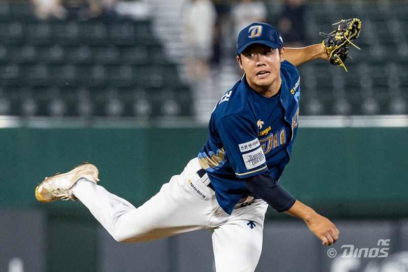 NC 투수 전루건은 스프링캠프 라이브 피칭에서 인상적인 투구를 선보였다. 릴리스 포인트에 안정감을 되찾으며 위력적인 공을 던지고 있다. NC 다이노스