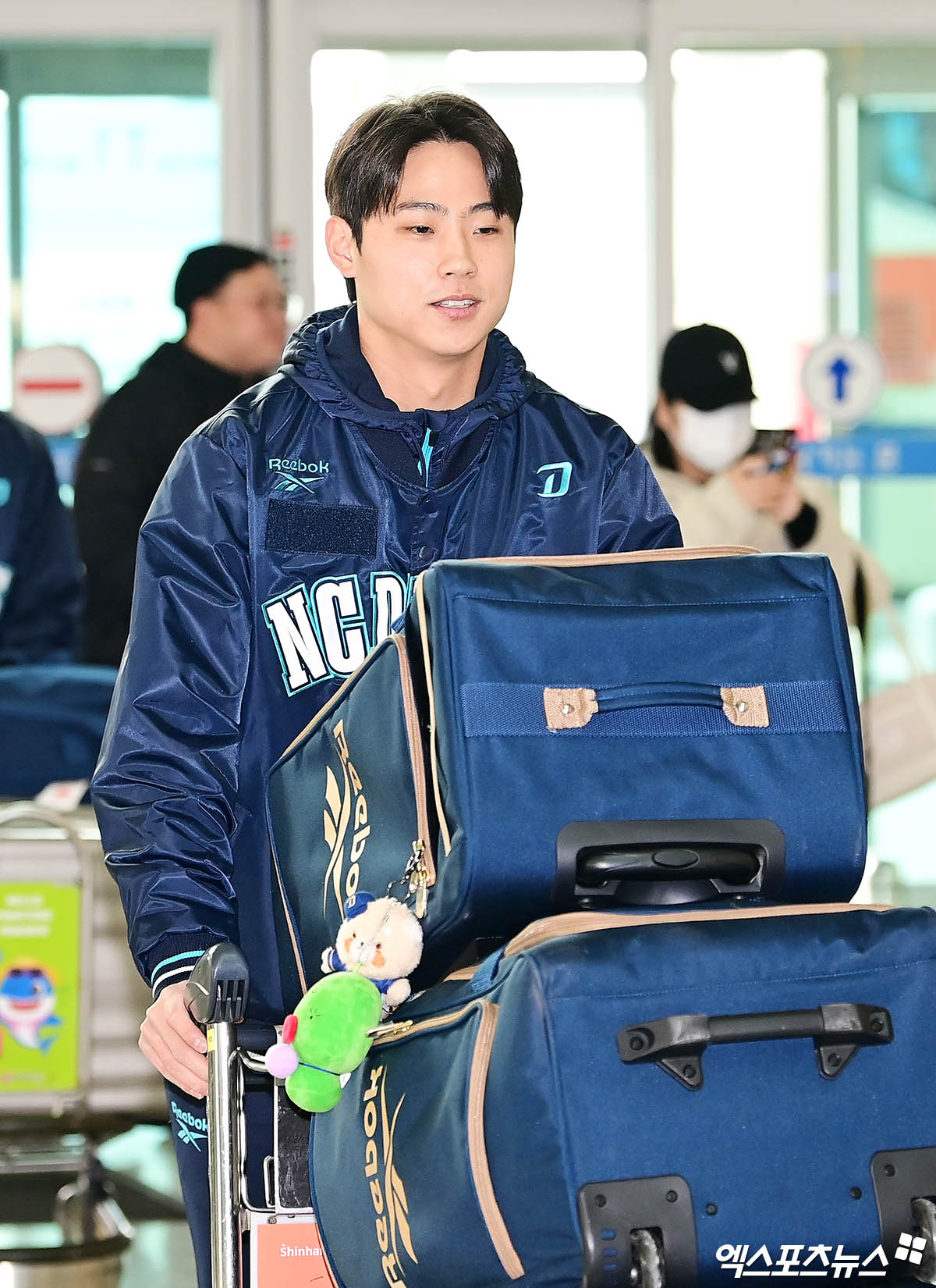 NC 투수 김민규는 스프링캠프 눈에 띄는 성장세를 보였다. 커브를 빠르게 손에 익혔고, 불펜진에 큰 힘이 되리라 많은 기대를 받고 있다. 엑스포츠뉴스 DB