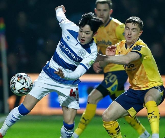 양민혁이 15일 영국 런던의 로프터스 로드에서 열린 2024-2025 잉글랜드 챔피언십 홈 경기에서 영국 진출 후 첫 어시스트를 기록하며 맹활약하고 팀의 4-0 대승에 큰 도움이 됐다. 양민햑은 지난달 말 원소속팀인 잉글리시 프리미어리그 토트넘 홋스퍼의 월드클래스 유망주 7명 중 한 명에 포함됐는데 QPR에 빠르게 적응하고 도움까지 올리면서 자신에 대한 칭찬을 조금씩 입증하는 중이다. QPR