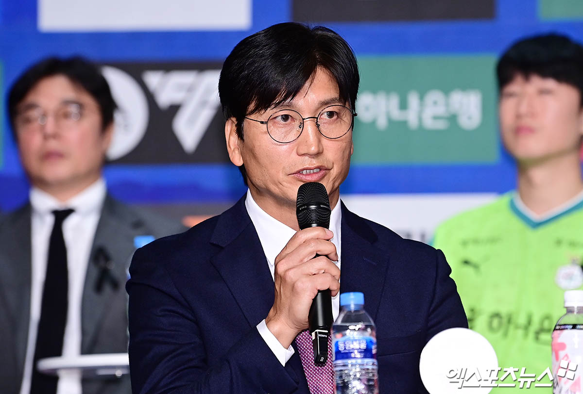 전북과 김천이 16일 오후 4시 30분 전주월드컵경기장에서 열리는 ‘하나은행 K리그1 2025’ 1라운드에 나설 선발 명단을 발표했다. 엑스포츠뉴스DB