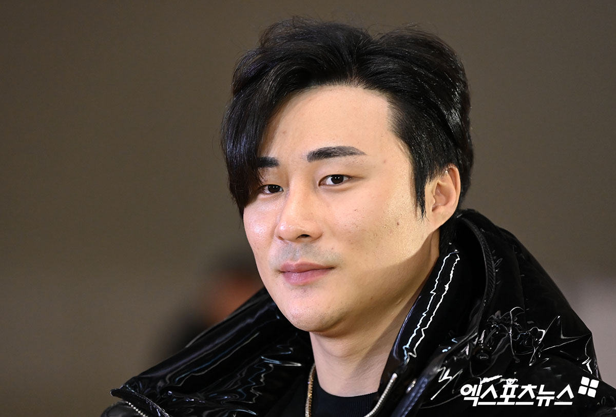 샌디에이고 김하성이 새 시즌 준비를 위해 20일 오후 인천국제공항을 통해 미국 로스앤젤레스로 출국했다.  출국 전 김하성이 포즈를 취하고 있다. 엑스포츠뉴스 DB