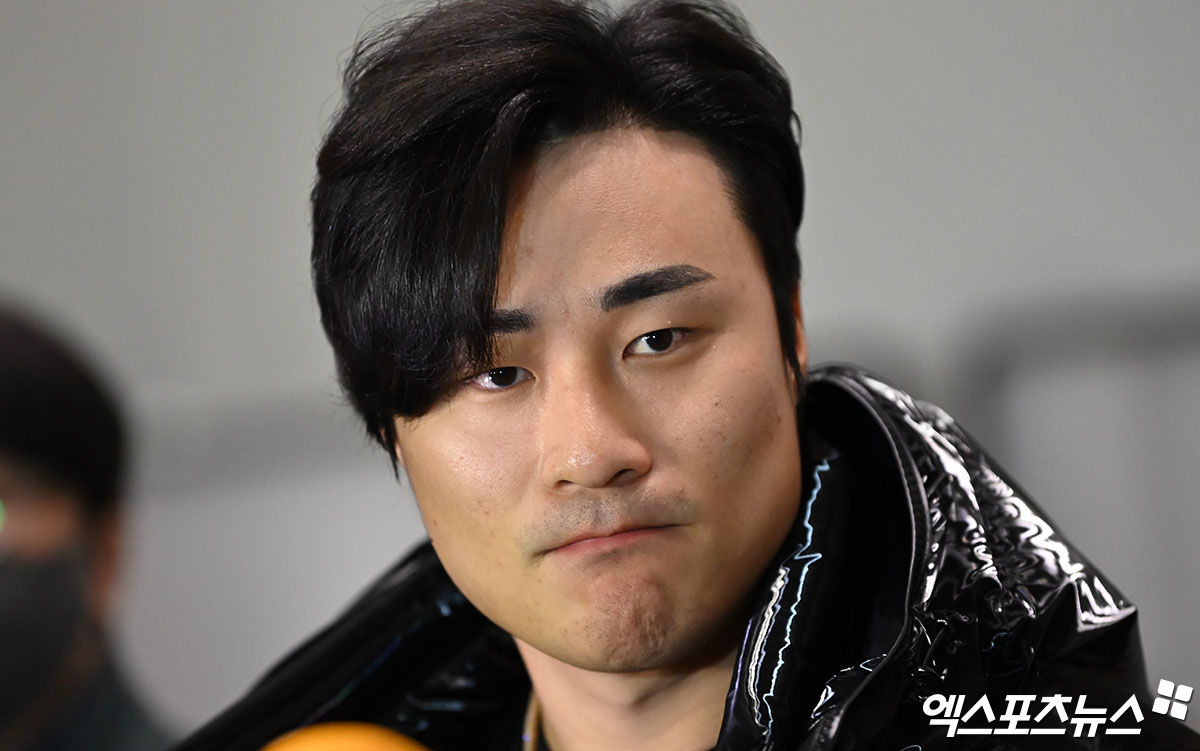 샌디에이고 김하성이 새 시즌 준비를 위해 20일 오후 인천국제공항을 통해 미국 로스앤젤레스로 출국했다.  출국 전 김하성이 인터뷰를 갖고 있다. 엑스포츠뉴스 DB