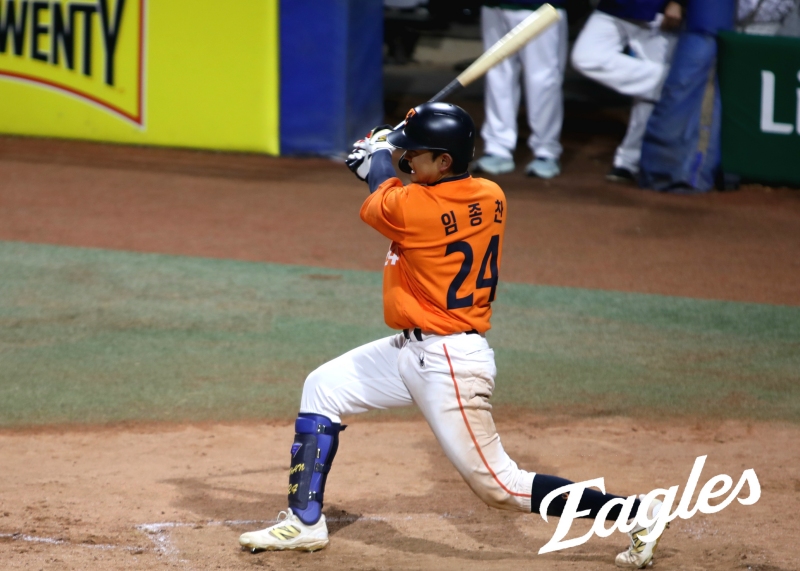 한화는 1차 스프링캠프가 진행 중인 호주 멜버른의 멜버른 볼파크에서 호주 야구 대표팀과 세 번의 연습경기를 치렀다. 3경기에서 모두 우익수 및 7번타자로 선발 출전한 임종찬은 10타수 5안타 1볼넷 2타점을 기록했다. 한화 이글스