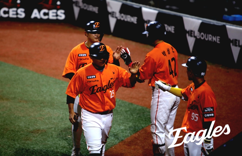 한화는 1차 스프링캠프가 진행 중인 호주 멜버른의 멜버른 볼파크에서 호주 야구 대표팀과 세 번의 연습경기를 치렀다. 3경기에서 모두 우익수 및 7번타자로 선발 출전한 임종찬은 10타수 5안타 1볼넷 2타점을 기록했다. 한화 이글스