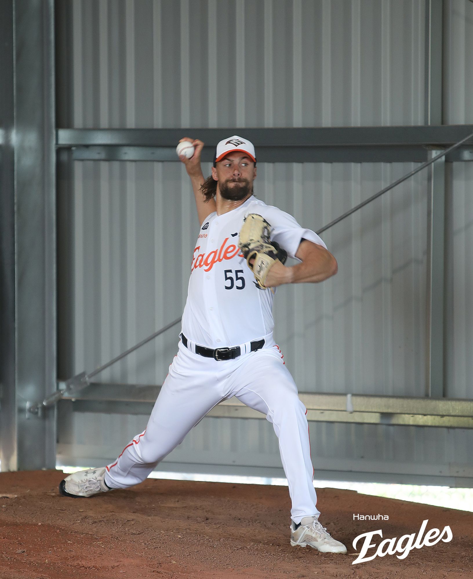 한화 이글스의 외국인 투수 라이언 와이스가 KBO리그에서의 두 번째 시즌을 시작한다. 지난해 대체 선수로 시즌 중반 합류했던 와이스는 16경기 91⅔이닝을 던져 5승5패, 평균자책점 3.73을 기록했다. 한화 이글스