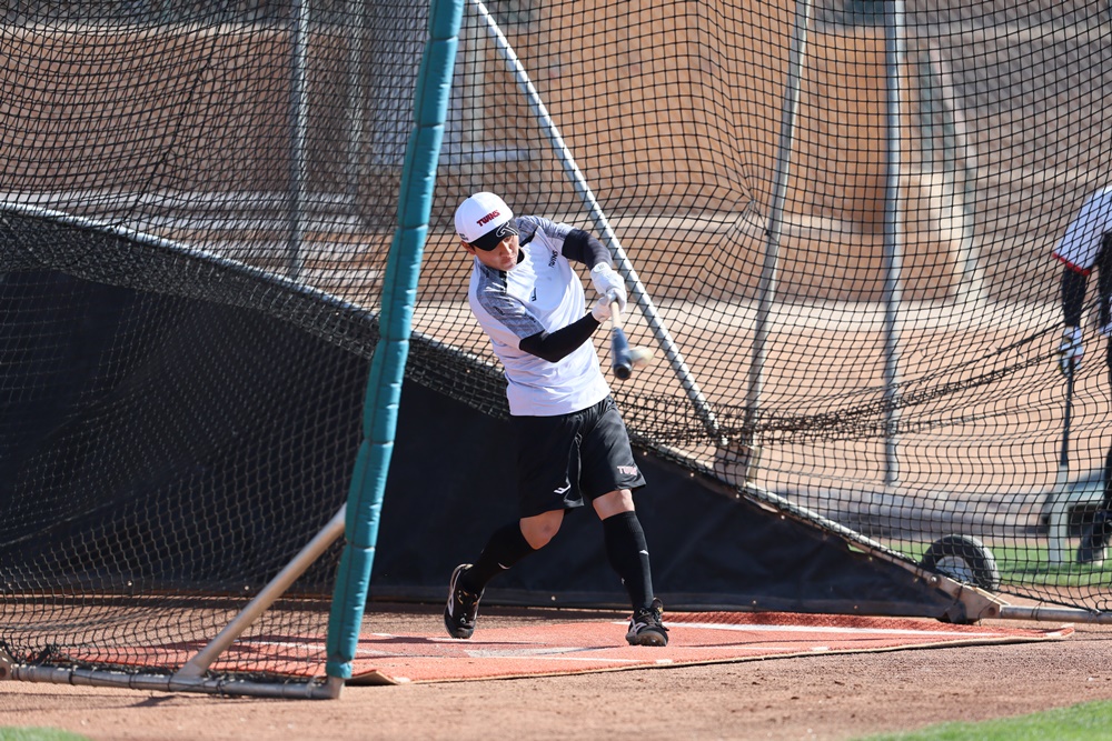 LG 외야수 최원영은 다가올 2025시즌 팀의 외야 백업 1순위로 많은 기대를 받고 있다. 타격과 주루, 수비에서 강점을 보여 염경엽 LG 감독의 눈도장을 찍었다. LG 트윈스