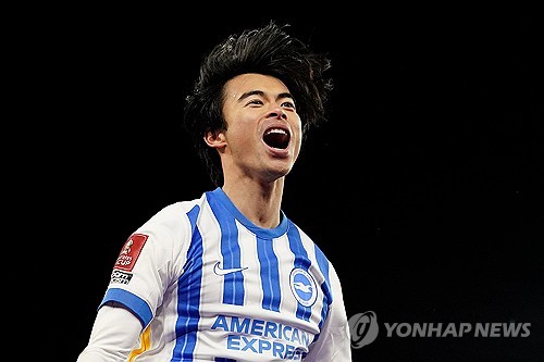 영국 매체 TBR 풋볼이 18일(한국시간) 미토마가 브라이턴에게 유럽축구연맹(UEFA) 챔피언스리그에 출전하는 구단으로 떠나는 데 열려 있다고 알렸다고 보도했다. 연합뉴스