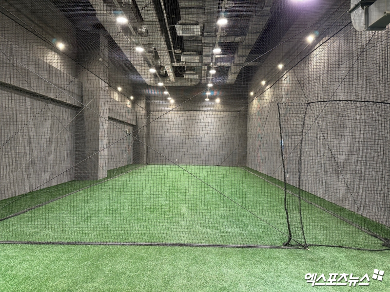 원정 라커룸 안쪽의 실내연습장의 모습. 엑스포츠뉴스DB