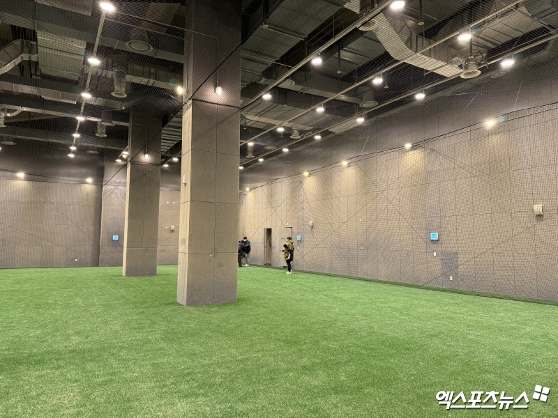 홈 실내연습장의 모습. 실내연습장 역시 라커룸과 붙어있다. 엑스포츠뉴스