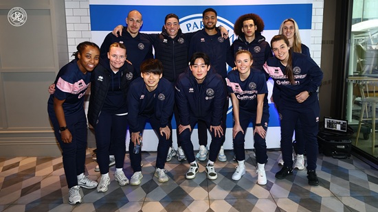 토트넘 홋스퍼에서 퀸즈 파크 레인저스(QPR)로 임대된 양민혁이 영국 무대에 빠르게 적응하고 있다. 토트넘에 복귀하면 구단 미래를 책임질 선수가 될 수 있다는 전망이 나오는가 하면, QPR에서는 선수단 대표로 사인회에 참석하며 바쁜 일정을 이어가고 있다. 21일 QPR은 구단 공식 홈페이지를 통해 '팬들이 사인회에서 QPR 선수들을 만났다. 500여명의 팬들이 사인회에 참석했고, 1군 선수 해리슨 애시비, 마이클 프레이, 사이토 고키, 양민혁, 라얀 콜리, 조나단 바란도 모습을 드러냈다'고 양민혁이 사인회에 참석했다고 알렸다. QPR