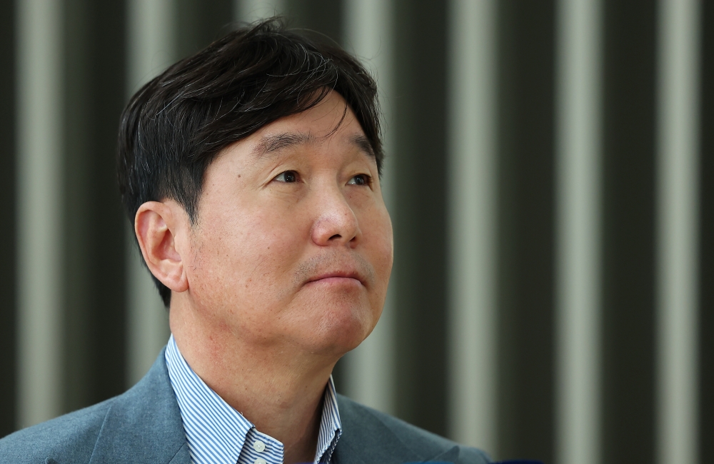 WBC 예선전을 관전하기 위해 대만으로 출국한 류지현 WBC 야구 대표팀 감독이 장인상으로 이틀 만에 귀국하게 됐다. KBO는 장인상을 당한 류 감독이 22일 오전 항공편으로 대만에서 귀국할 예정이라고 설명했다. 연합뉴스