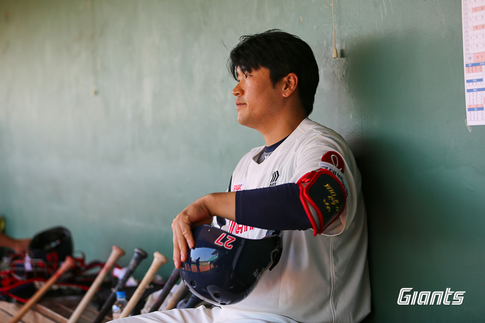 롯데 포수 유강남은 지난해 수술 이후 남다른 각오로 2025시즌을 준비하고 있다. 다치지 않은 것을 우선으로 팀에 보탬이 되고자 다짐했다. 롯데 자이언츠