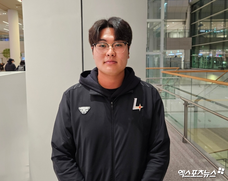 미국 플로리다주 베로비치에서 1차 스프링캠프를 소화한 SSG 랜더스 선수단이 21일 인천국제공항 제2여객터미널을 통해 귀국했다. SSG 내야수 고명준이 인터뷰에 임하고 있다. 인천공항, 유준상 기자