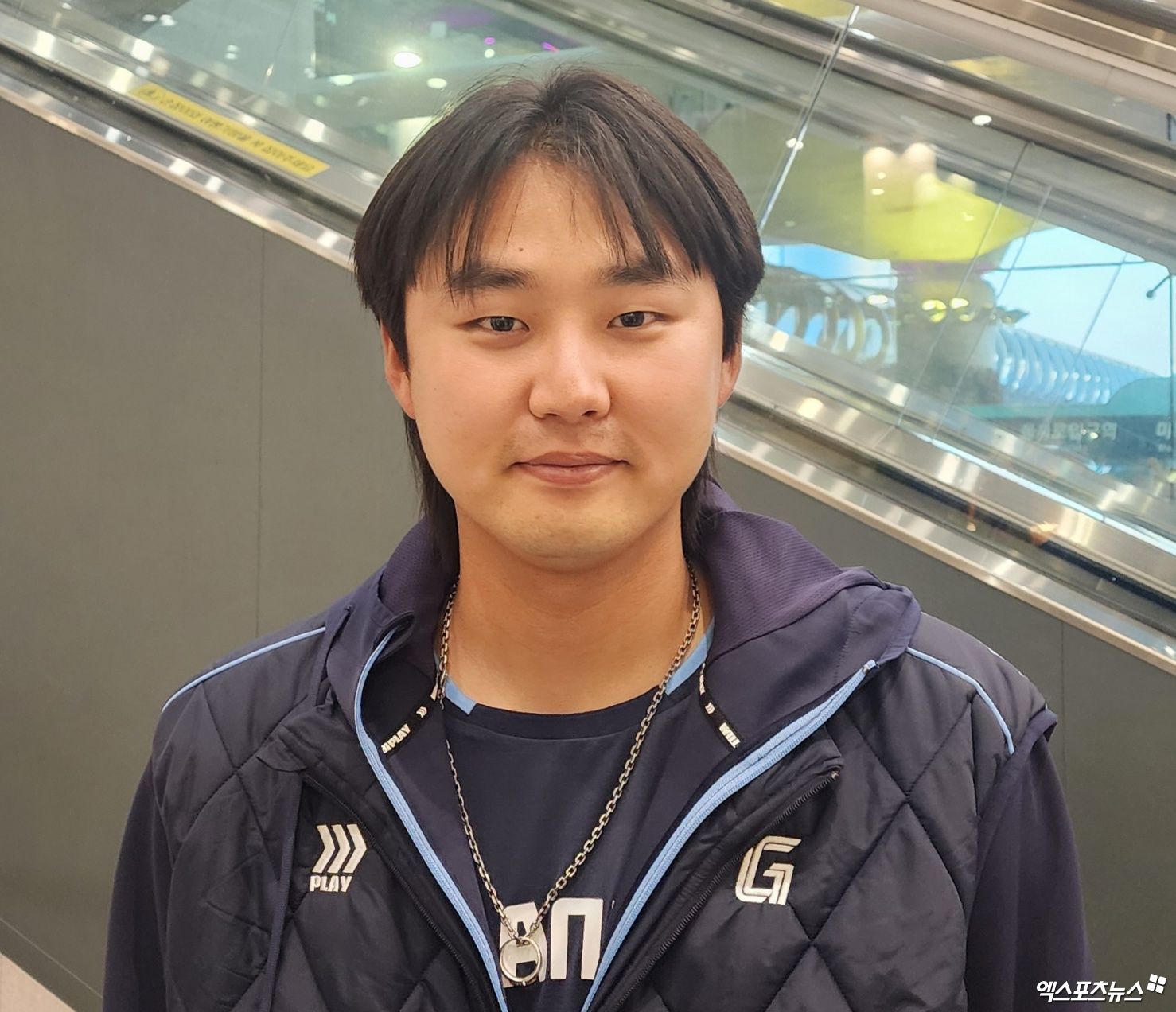 롯데 투수 정철원은 신인의 마음으로 시즌을 준비하고 있다. 2022시즌 신인왕을 차지했던 강력한 구위를 올해 다시 한 번 선보일 수 있을지 많은 관심이 쏠리고 있다. 인천국제공항, 박정현 기자