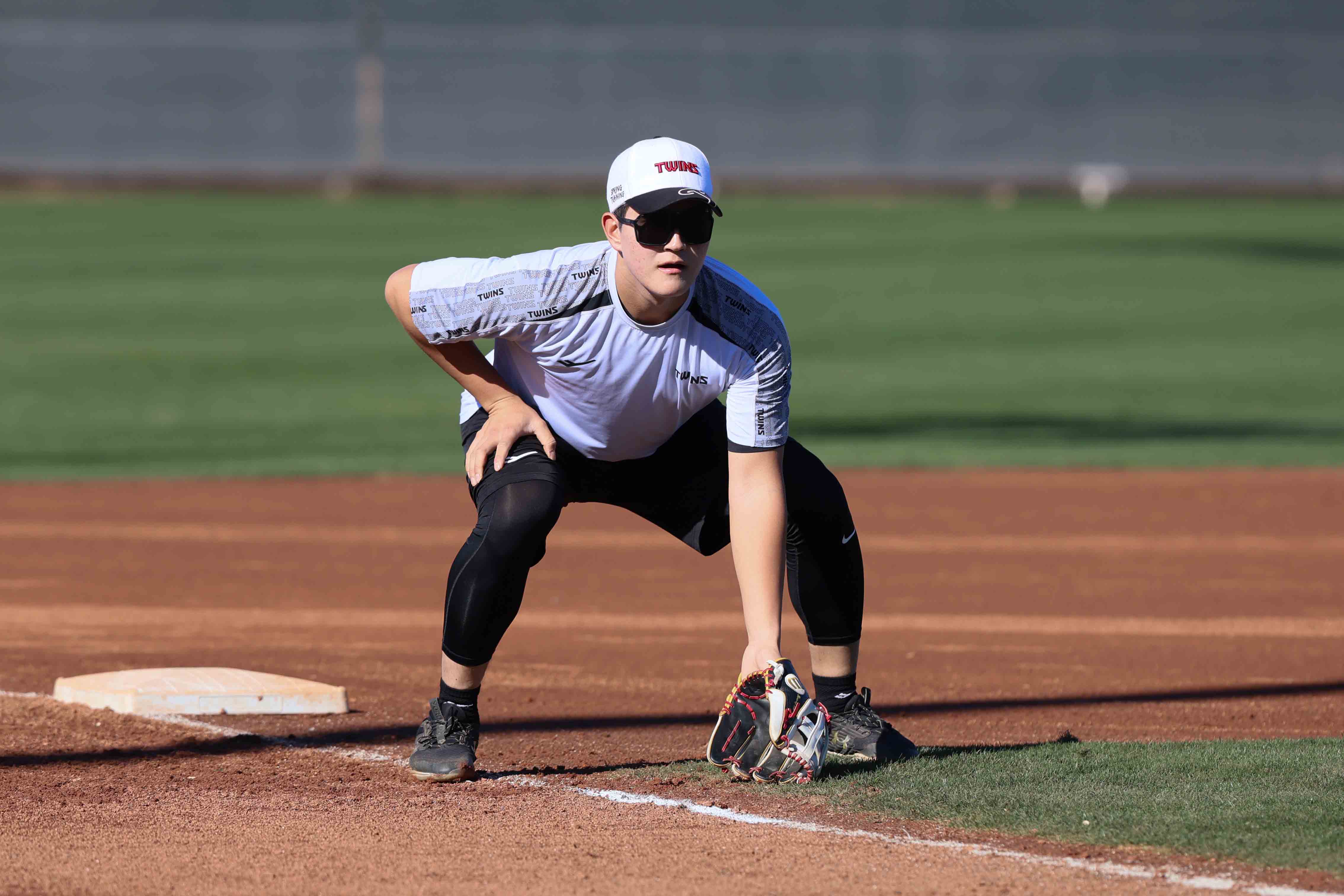 LG 내야수 문정빈은 지난해 퓨처스리그에서 빼어난 타격 재능을 선보였다. 올 시즌 라인업에 부족한 오른손 타자로서 제 몫을 해주리라 많은 기대감이 뒤따르고 있다. LG 트윈스