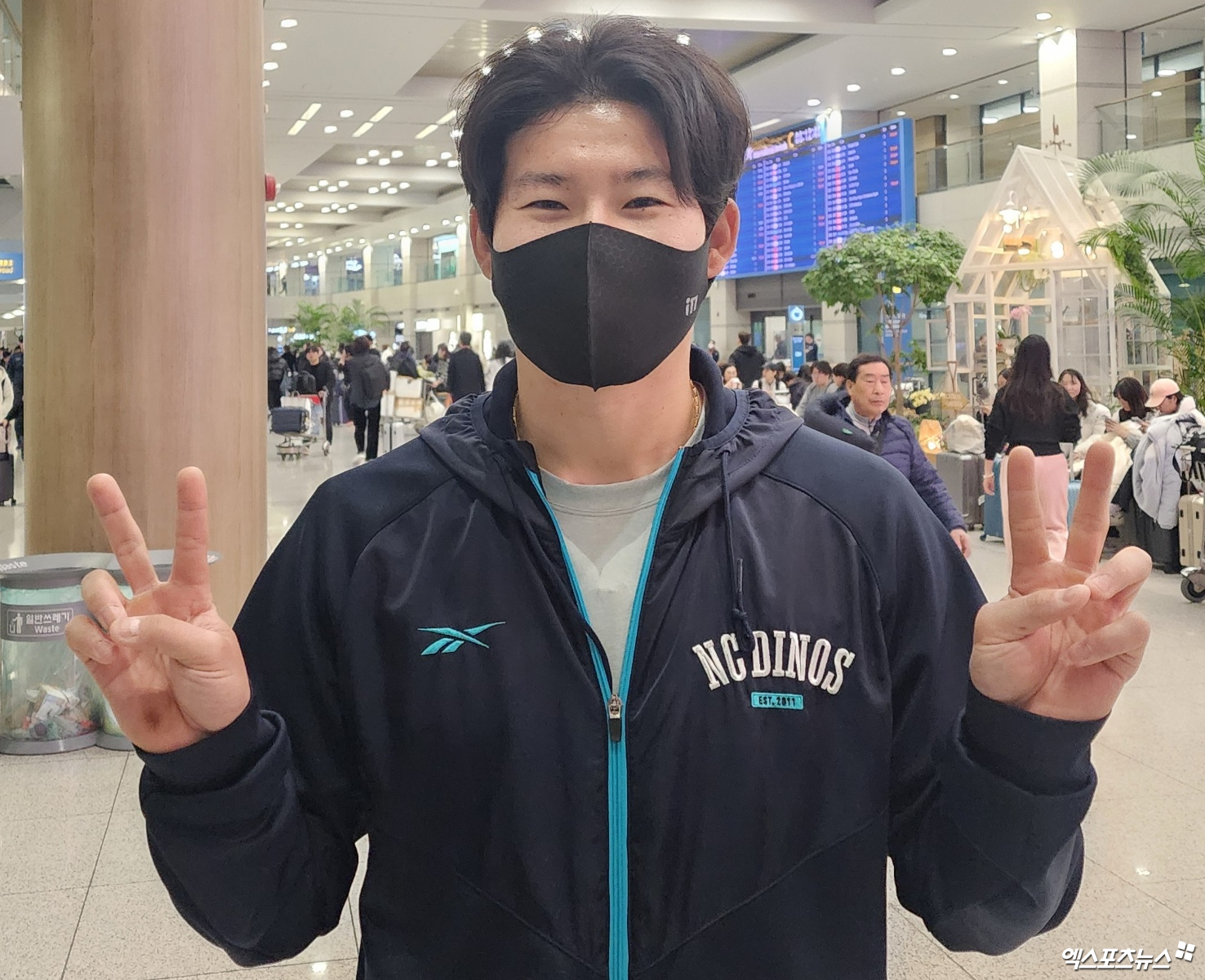 NC 내야수 박민우는 주장의 책임감으로 2025시즌을 준비한다. 팀원 모두가 시즌을 잘 준비해 그 누구보다 늦게까지 야구하리라 의지를 불태웠다. 인천국제공항, 박정현 기자