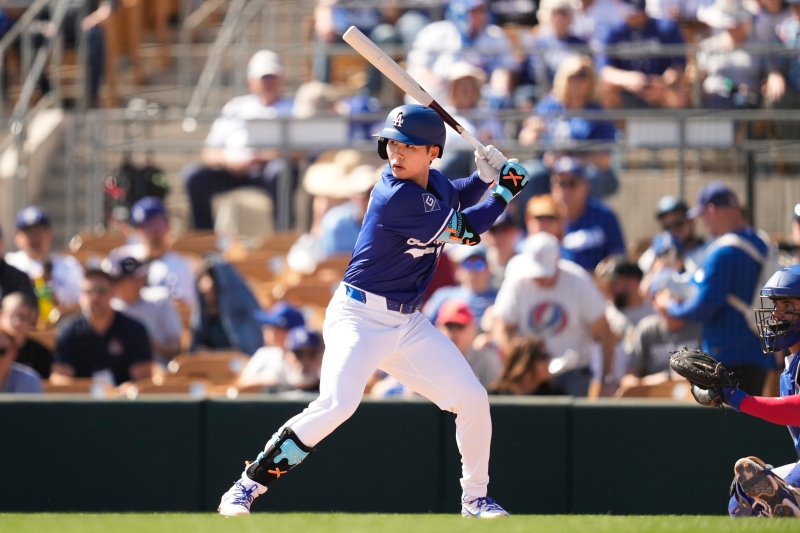 LA 다저스의 김혜성은 23일(한국시간) 미국 애리조나주 글렌데일 캐멀백랜치에서 열린 2025 미국프로야구 메이저리그 캔자스시티 로열스와의 시범경기 홈경기에서 7번타자 및 유격수로 선발 출전했으나 3타수 무안타로 침묵했다. AP연합뉴스