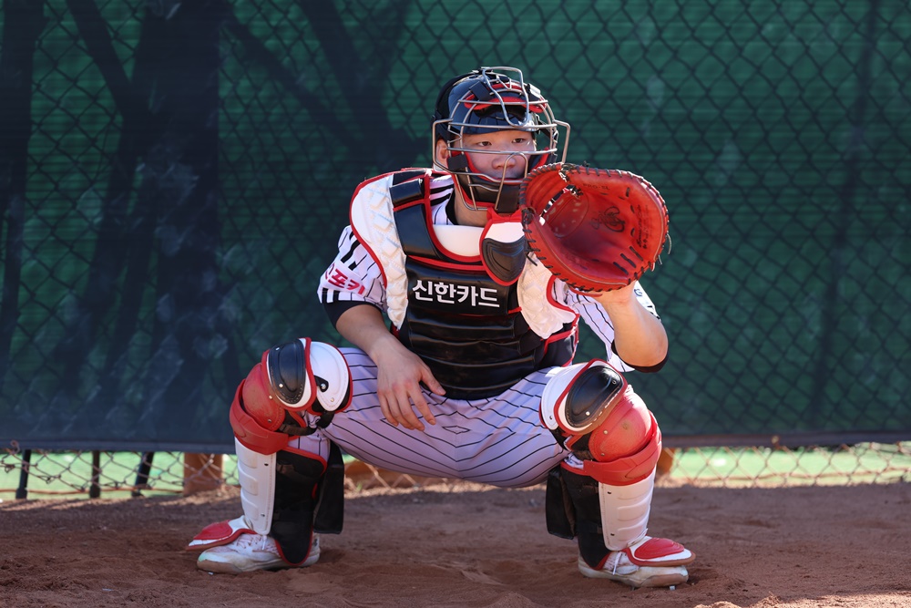 LG 포수 이한림은 많은 기대를 받고 프로에 입단했다. 백업 포수를 찾고 있는 LG 안방에 활력을 불어넣을 수 있을지 관심이 쏠린다. LG 트윈스