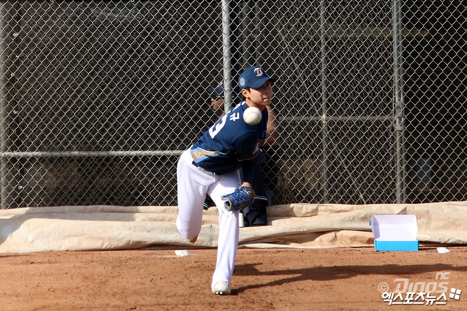 NC 투수 김민규는 애리조나 캠프에서 너클 커브를 장착했다. 단기간에 완성도를 높여 캠프 MVP에 선정. 많은 기대를 받고 있다. NC 다이노스
